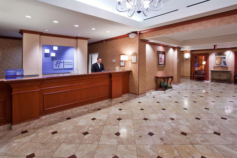 Holiday Inn Express Hotel & Suites Grand Rapids-North By Ihg Walker Interior foto