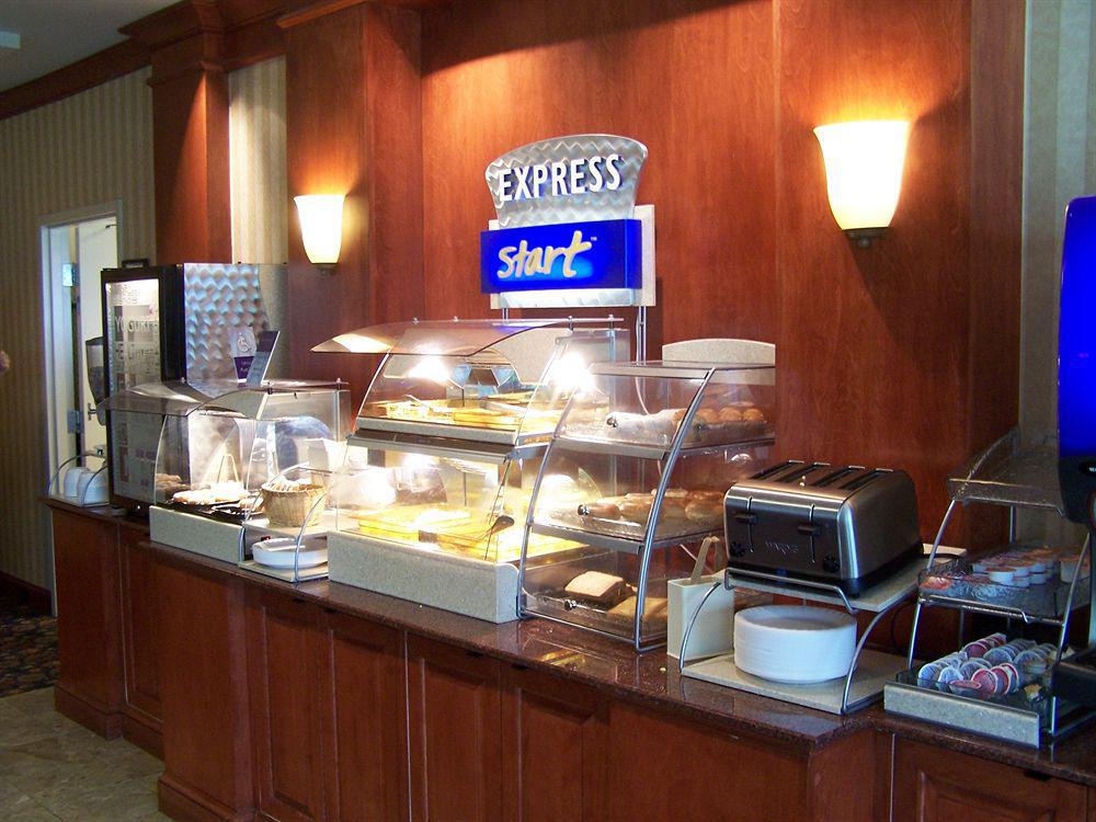 Holiday Inn Express Hotel & Suites Grand Rapids-North By Ihg Walker Bagian luar foto