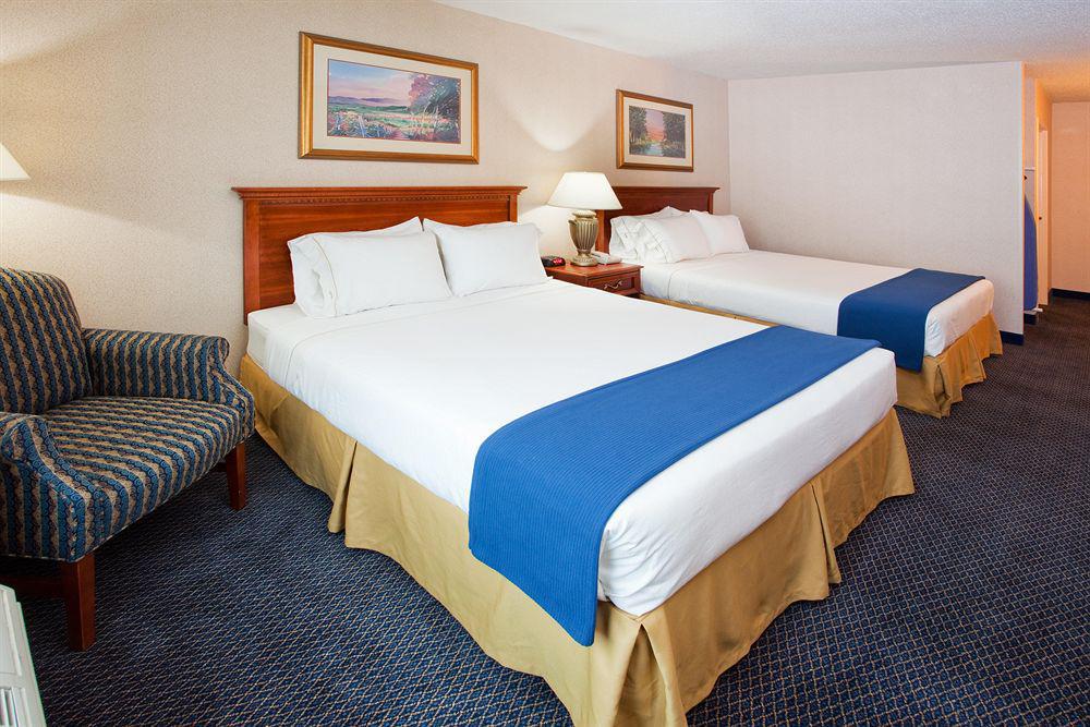 Holiday Inn Express Hotel & Suites Grand Rapids-North By Ihg Walker Ruang foto