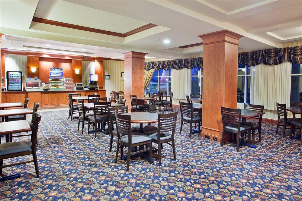 Holiday Inn Express Hotel & Suites Grand Rapids-North By Ihg Walker Restoran foto