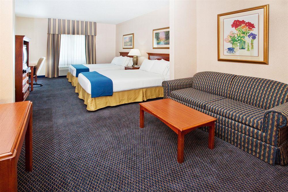 Holiday Inn Express Hotel & Suites Grand Rapids-North By Ihg Walker Ruang foto