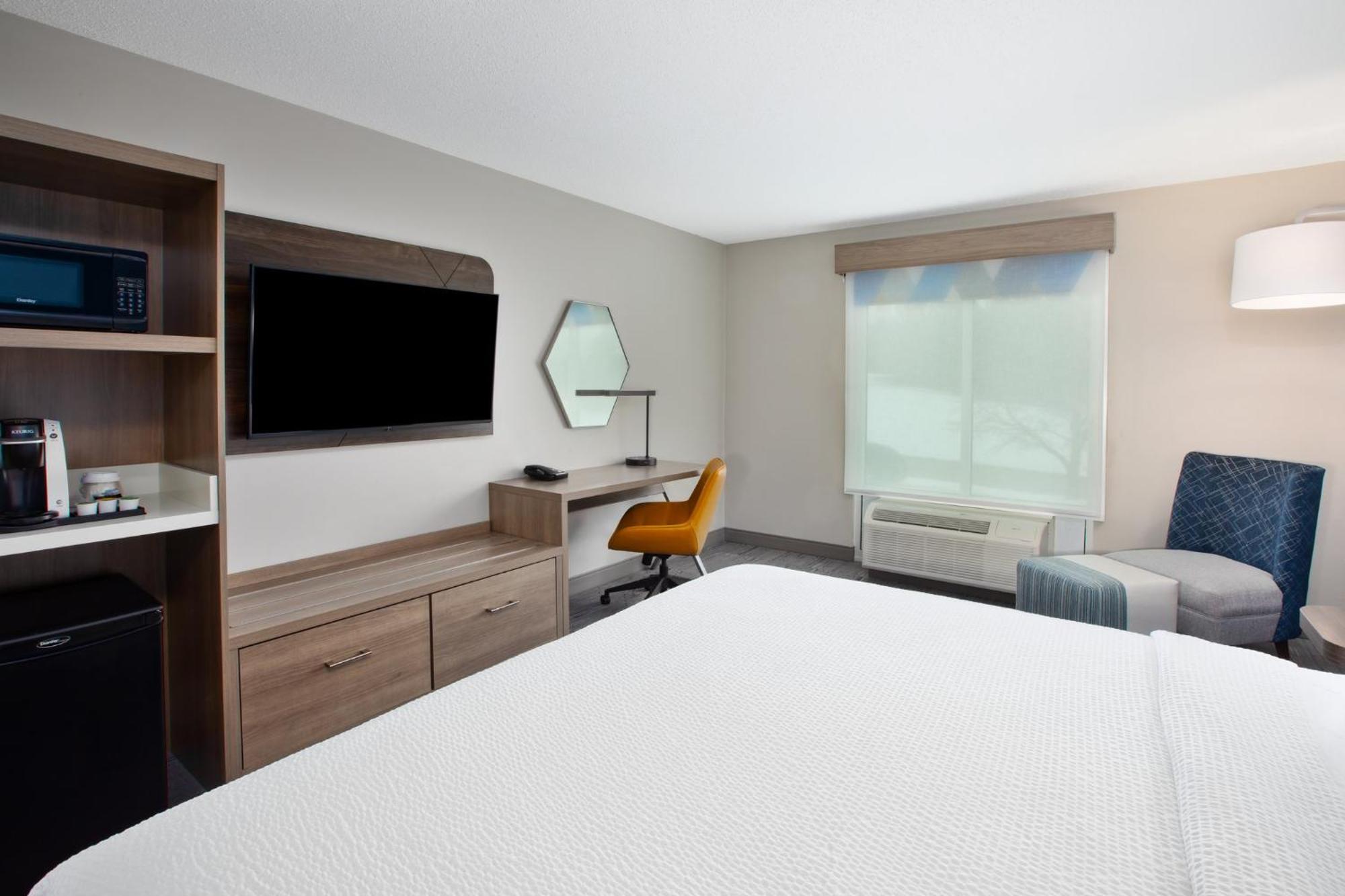 Holiday Inn Express Hotel & Suites Grand Rapids-North By Ihg Walker Bagian luar foto