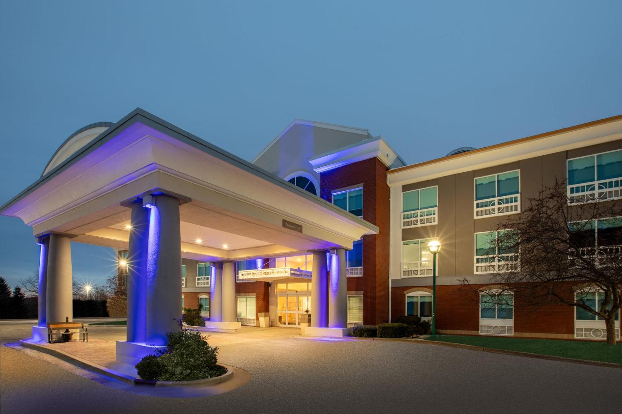 Holiday Inn Express Hotel & Suites Grand Rapids-North By Ihg Walker Bagian luar foto