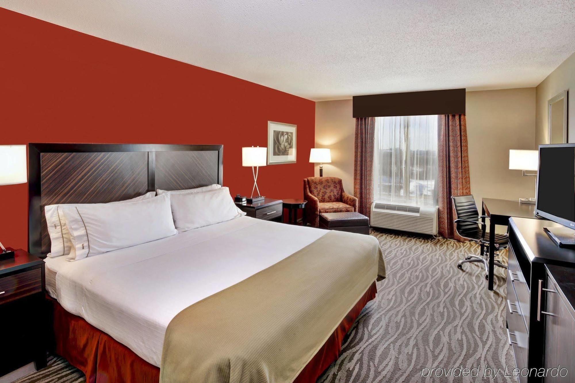 Holiday Inn Express Hotel & Suites Grand Rapids-North By Ihg Walker Bagian luar foto